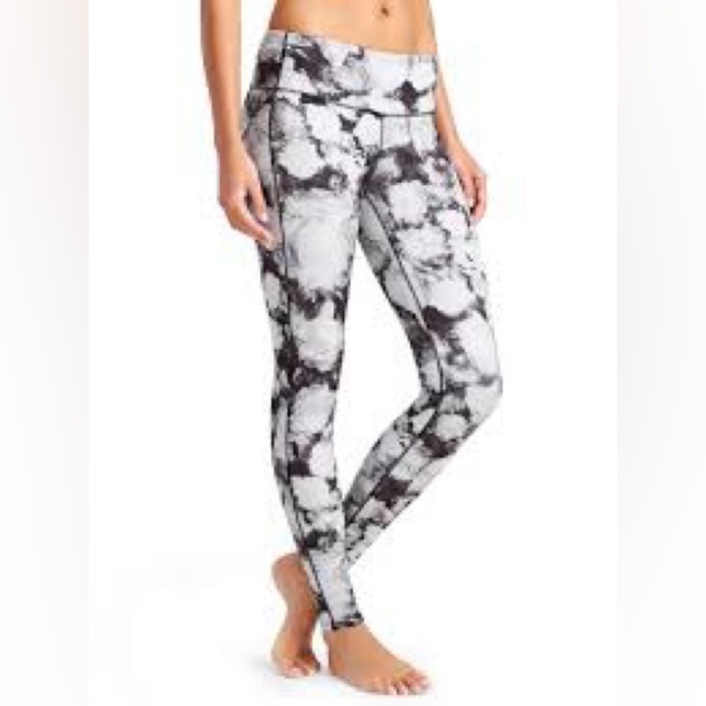 Athleta Floral Crush Chaturanga Leggings Black White Floral Size Small
